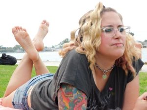 Lindsey, Size 10 feet